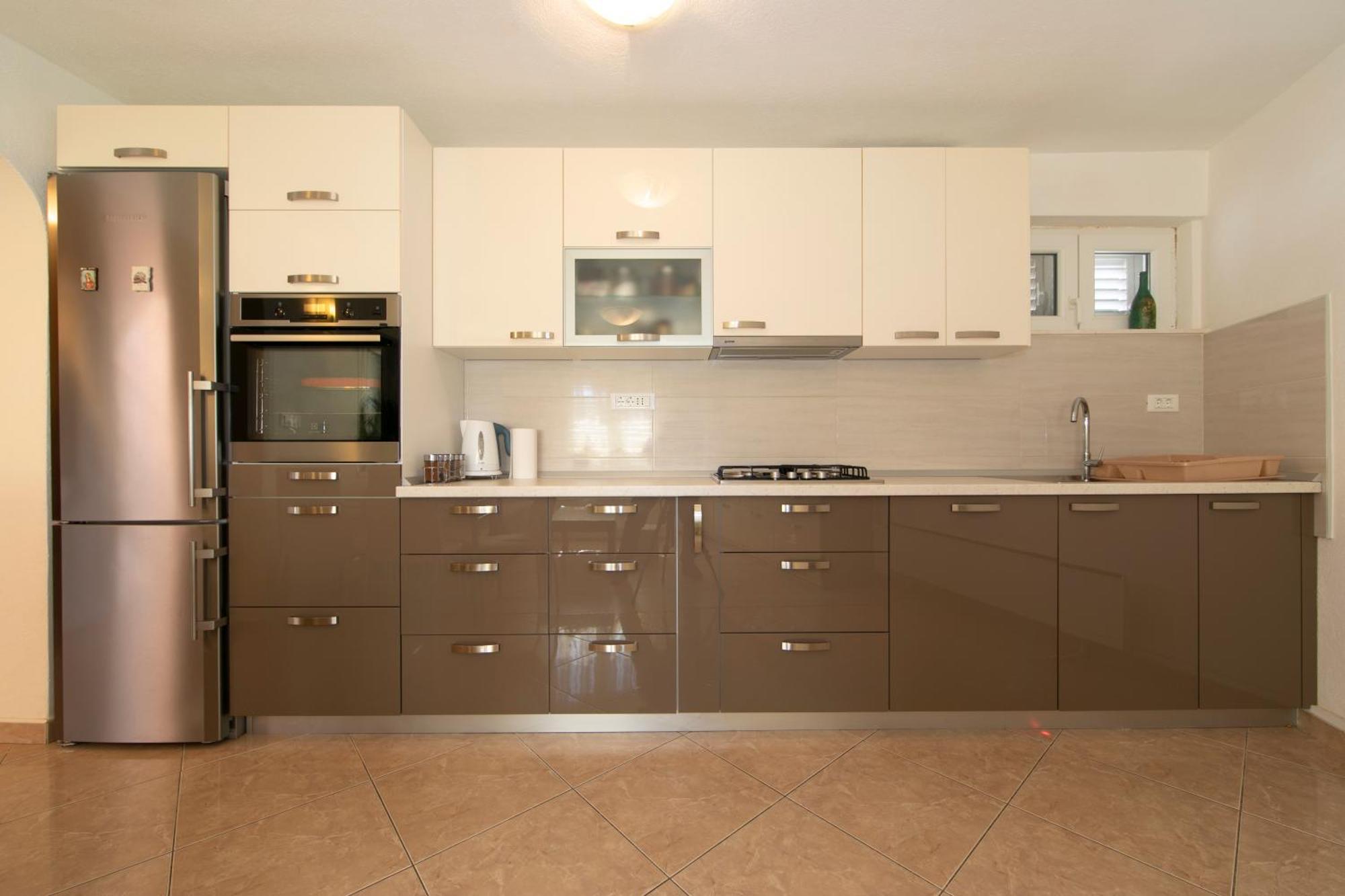 Apartmani Darinka Baška Voda Εξωτερικό φωτογραφία