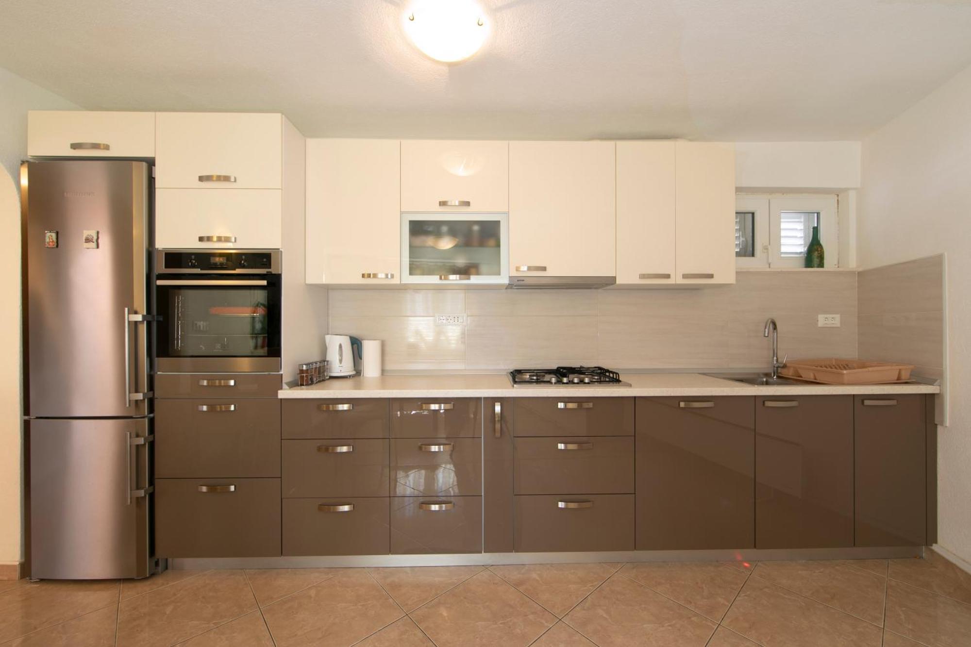 Apartmani Darinka Baška Voda Εξωτερικό φωτογραφία