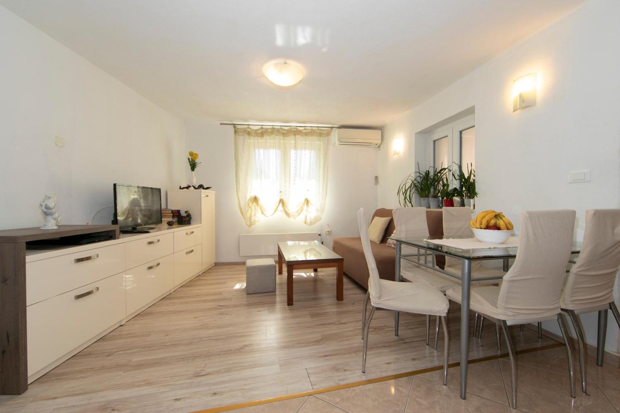 Apartmani Darinka Baška Voda Εξωτερικό φωτογραφία