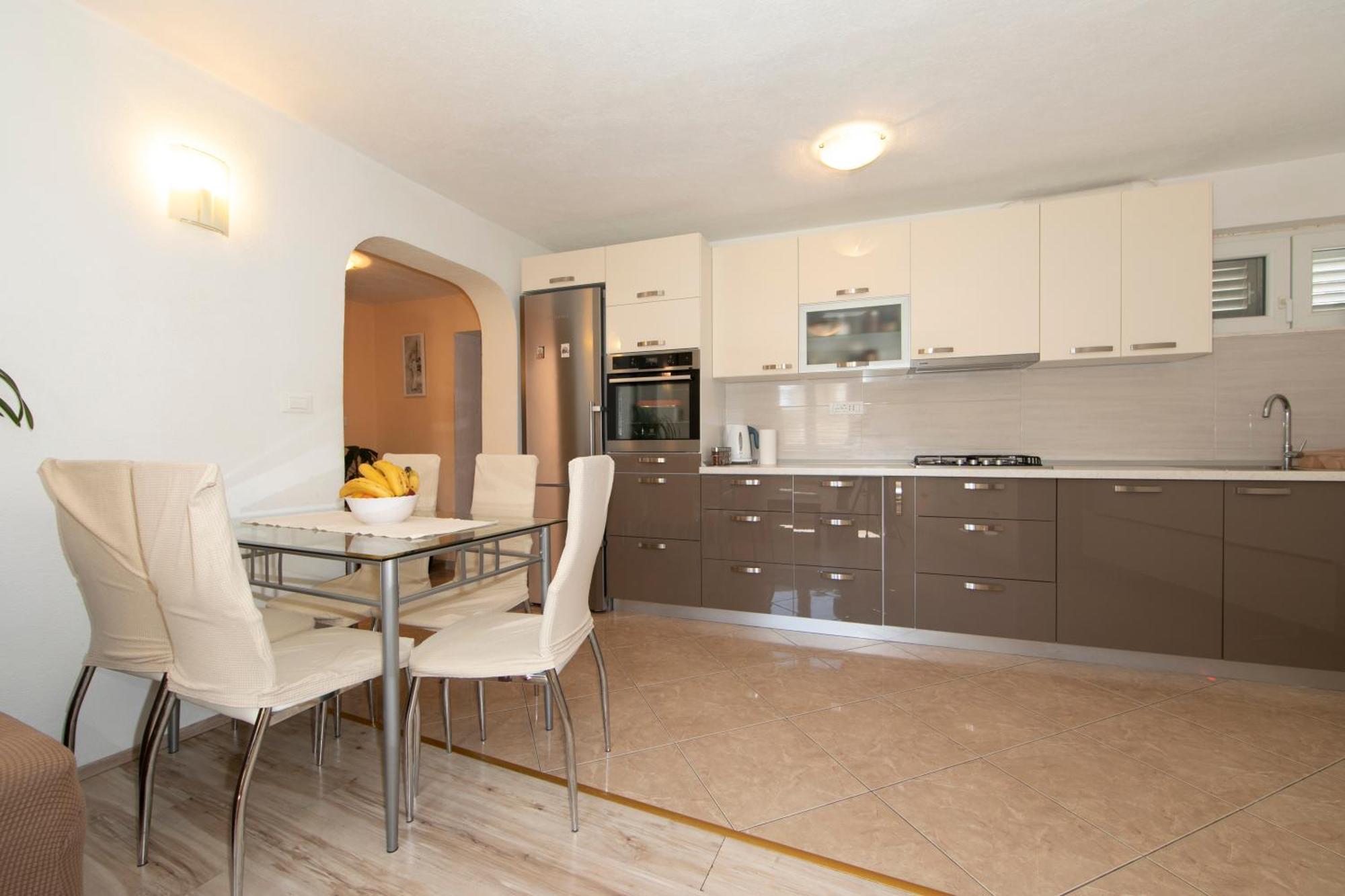 Apartmani Darinka Baška Voda Εξωτερικό φωτογραφία