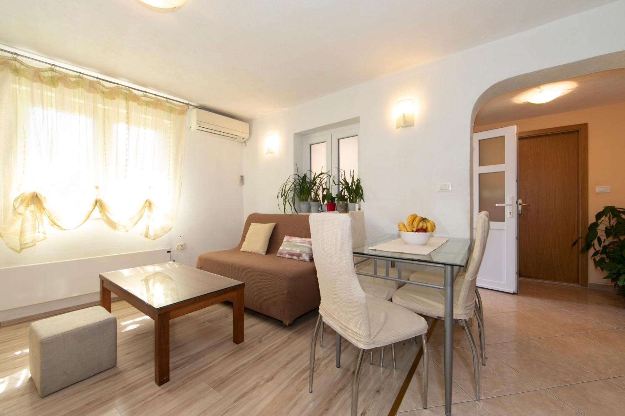 Apartmani Darinka Baška Voda Εξωτερικό φωτογραφία