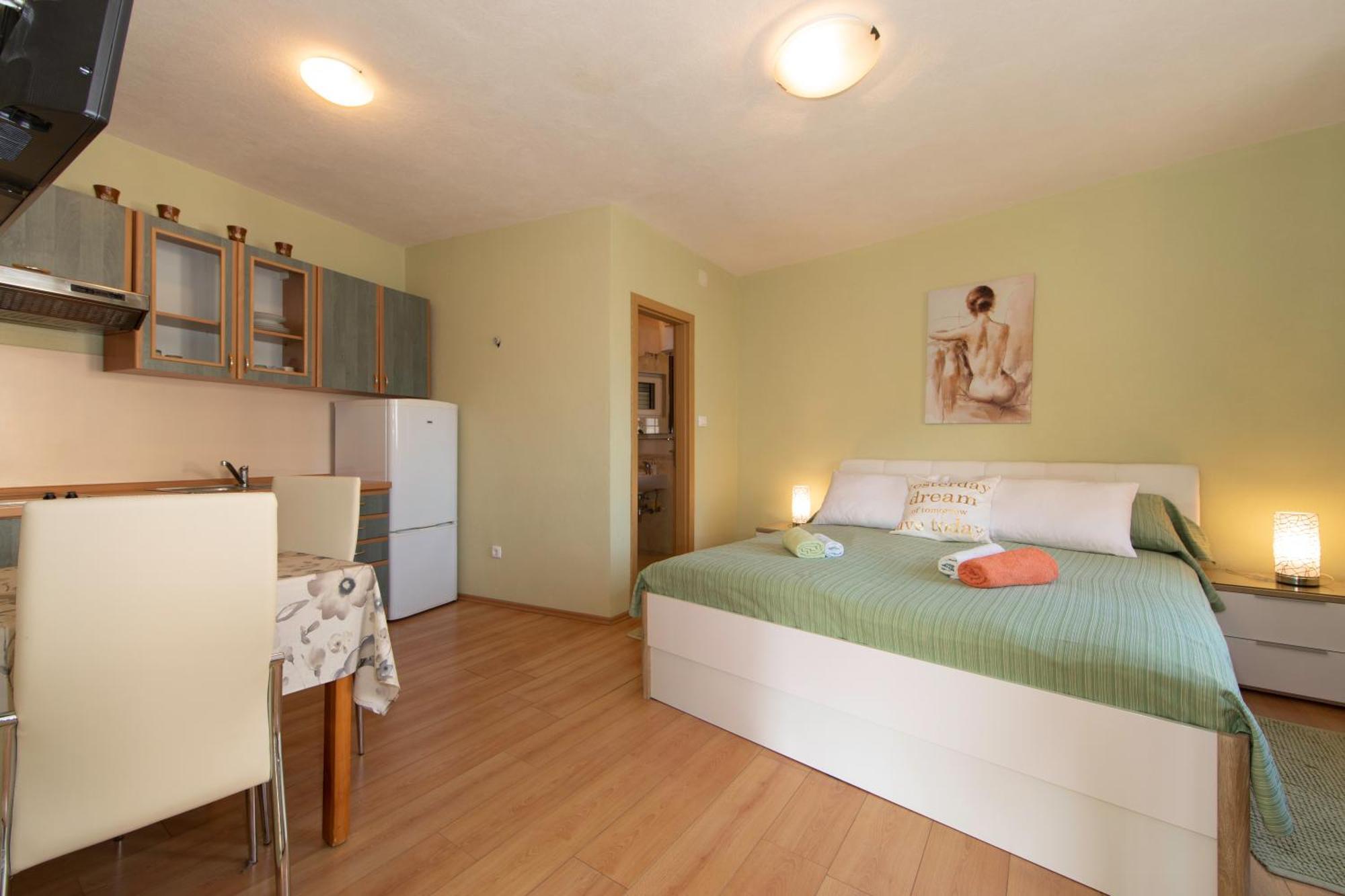 Apartmani Darinka Baška Voda Εξωτερικό φωτογραφία