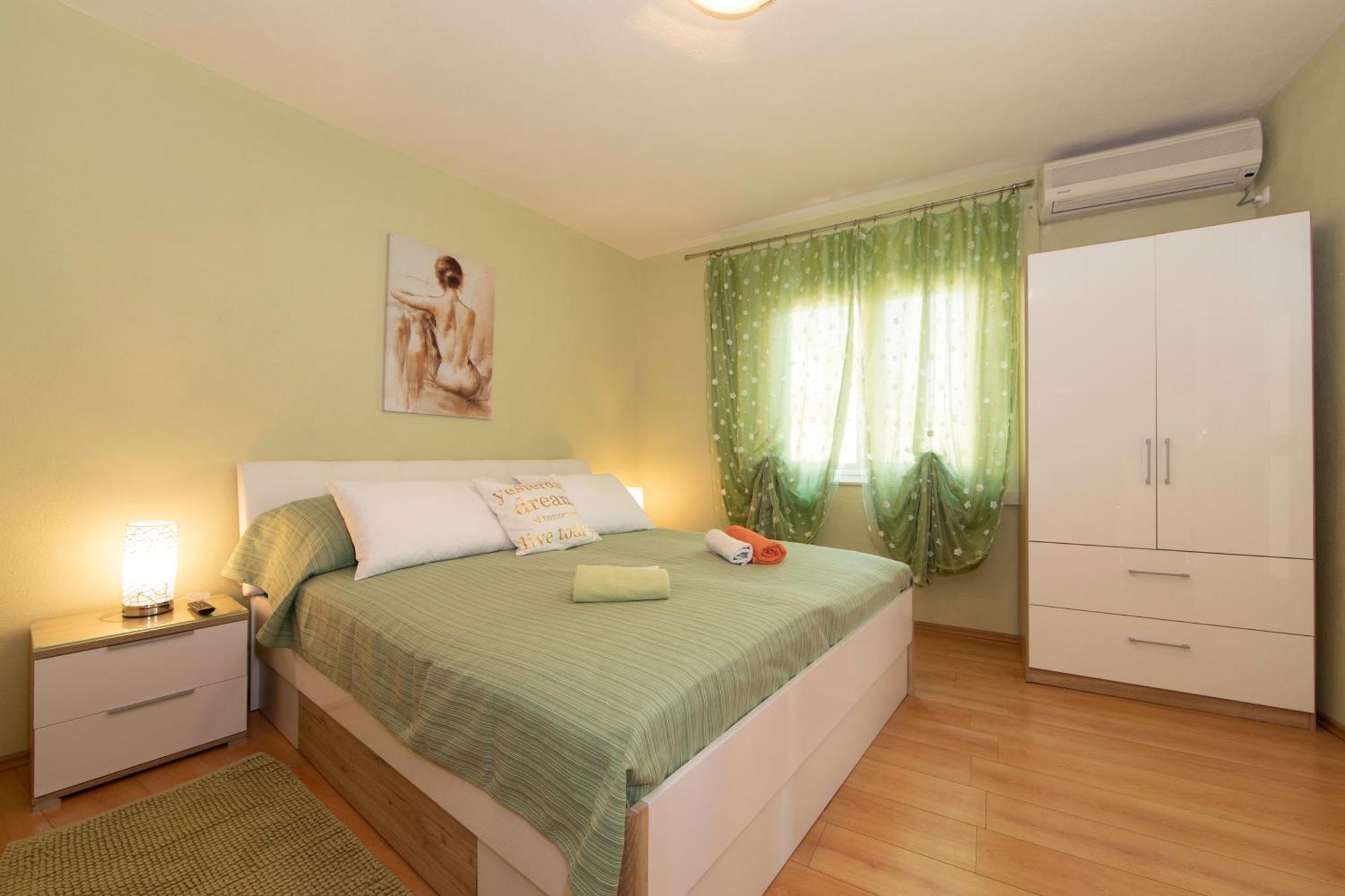 Apartmani Darinka Baška Voda Εξωτερικό φωτογραφία
