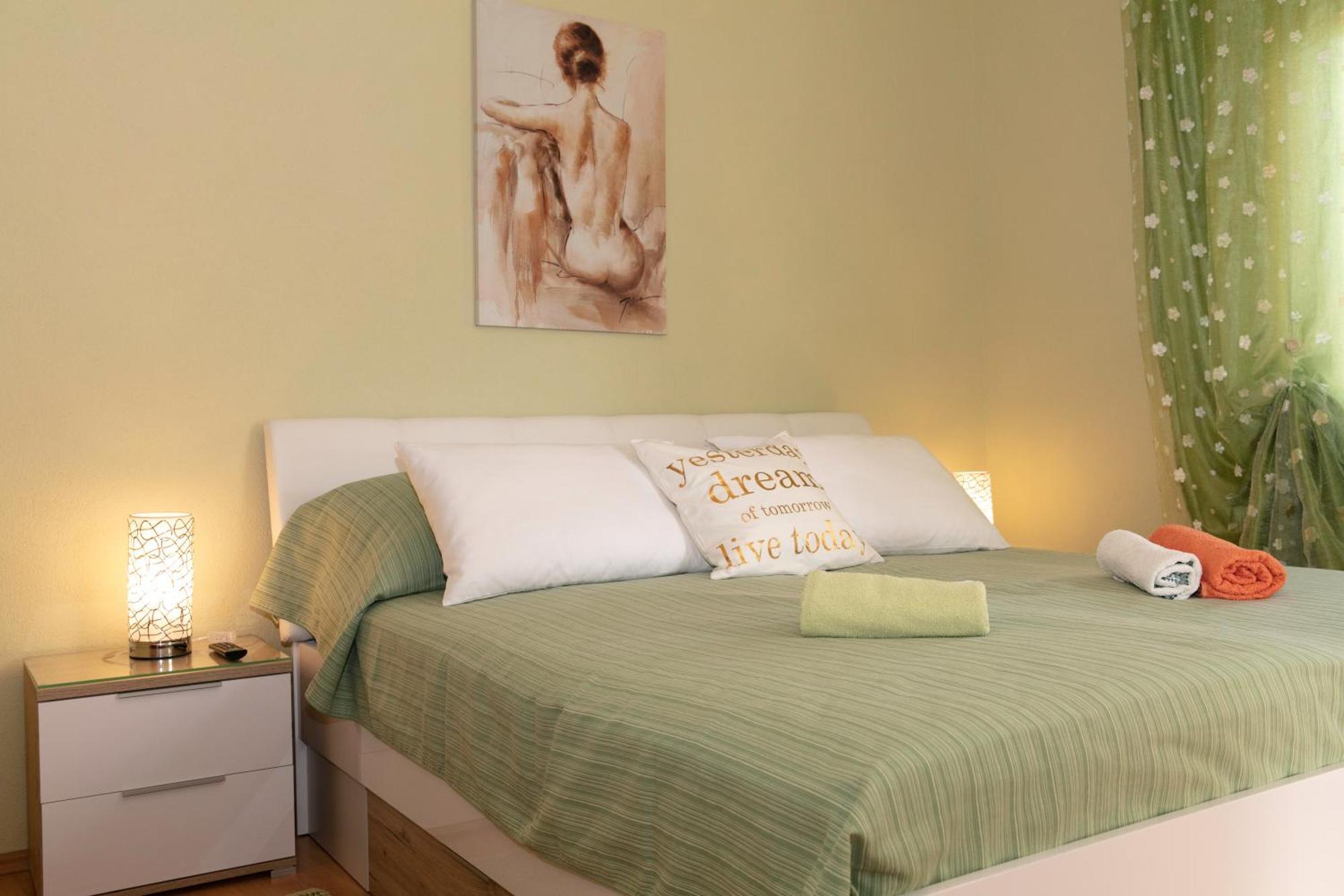 Apartmani Darinka Baška Voda Εξωτερικό φωτογραφία