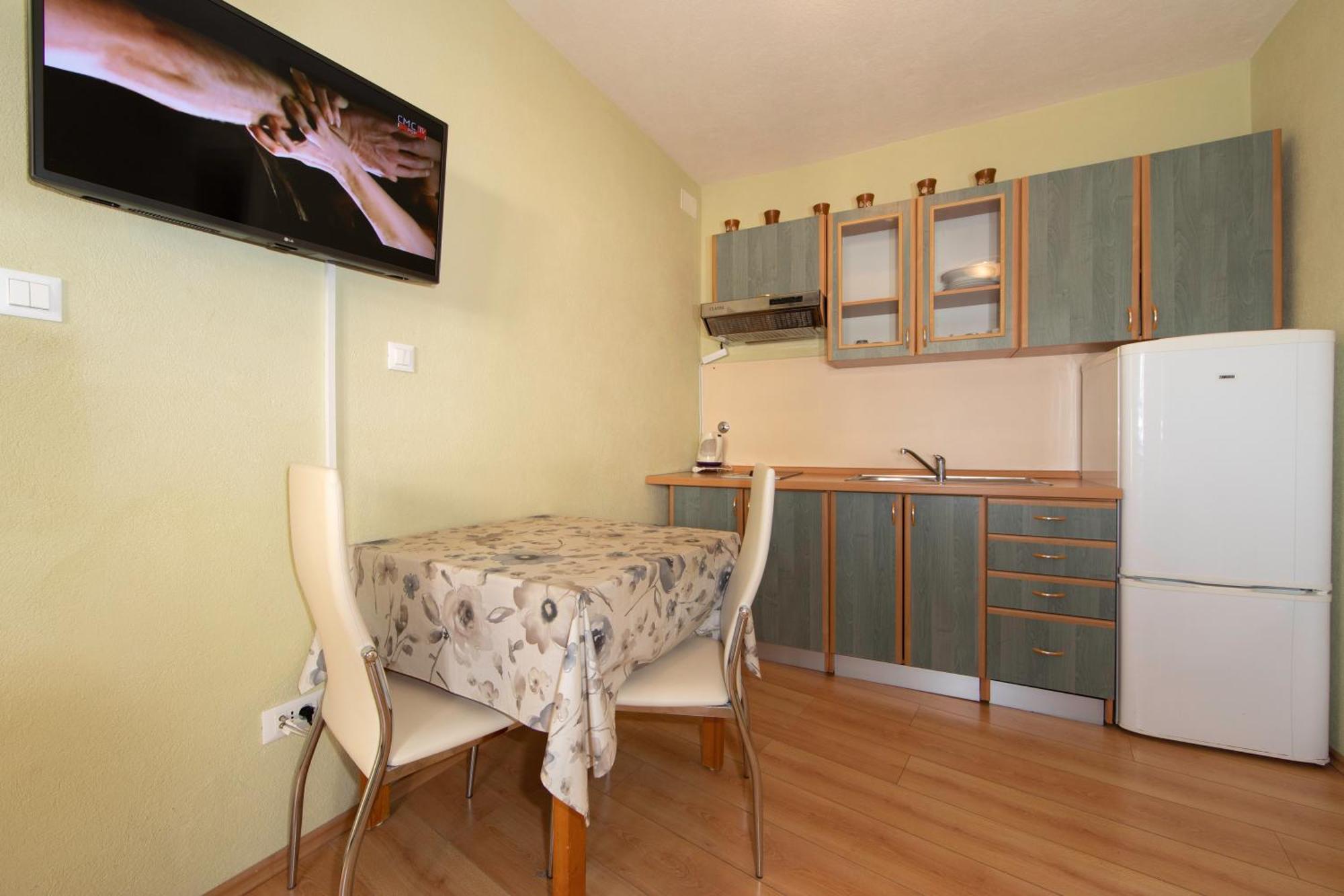 Apartmani Darinka Baška Voda Εξωτερικό φωτογραφία